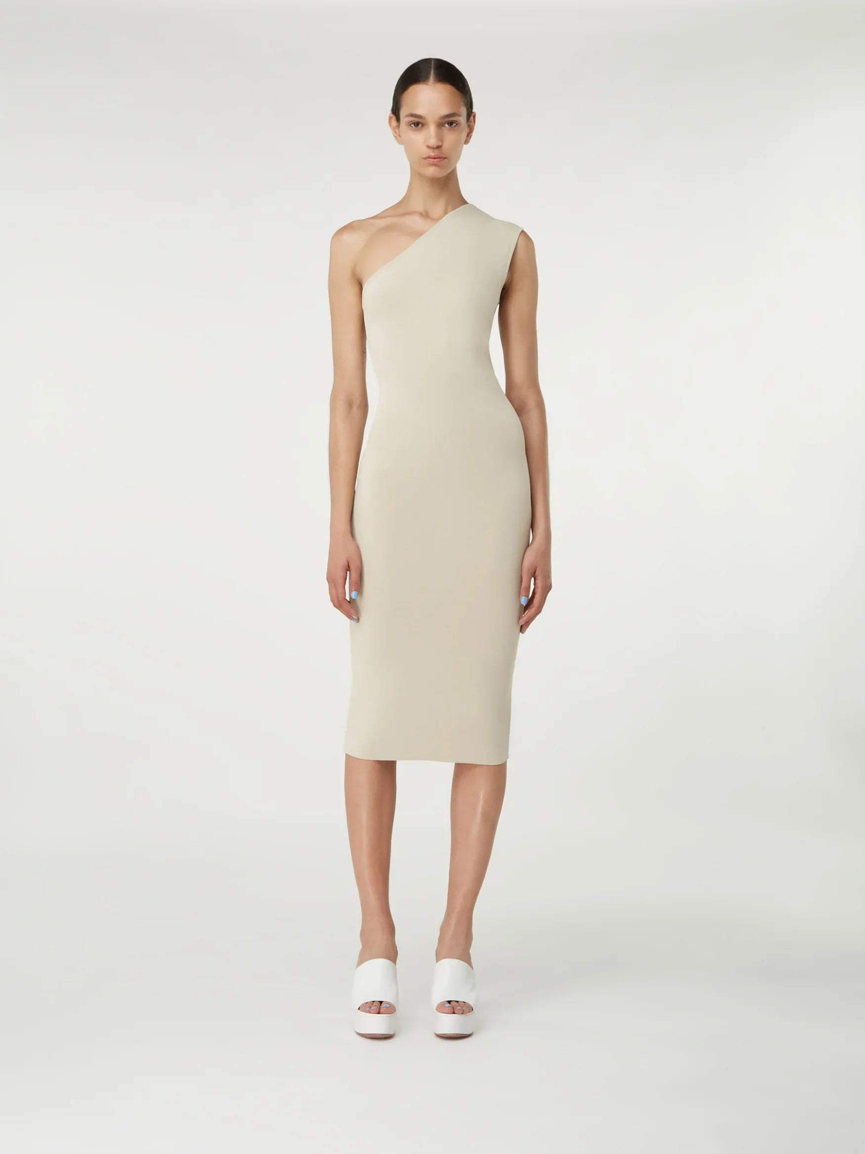 Arriba Midi Latte Rayon Blend One-Shoulder Midi Dress | GAUGE81 GAUGE81 Arriba Midi Latte Rayon Blend One-Shoulder Midi Dress | GAUGE81 GAUGE81