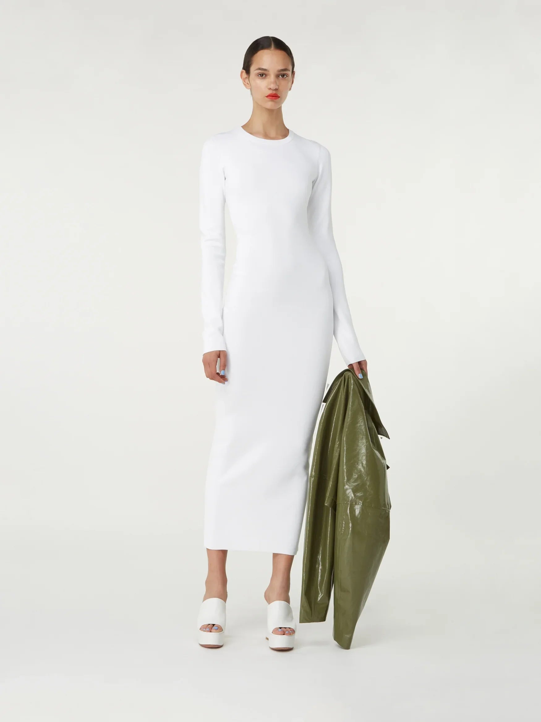 Huela White Rayon Blend Fitted Long Dress | GAUGE81 White / 34 Huela White Rayon Blend Fitted Long Dress | GAUGE81 White / 34